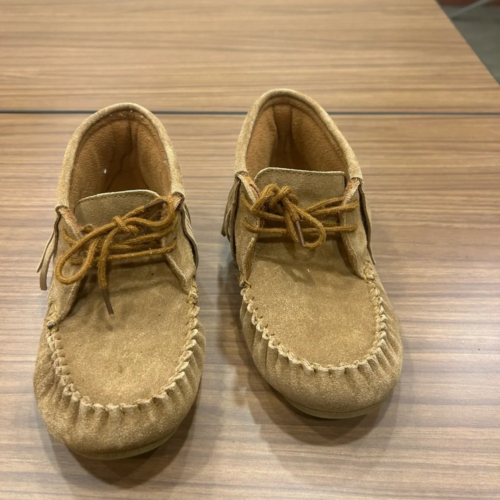 Tan Fringe Kids Moccasins size 8 Some wear but much more life to come